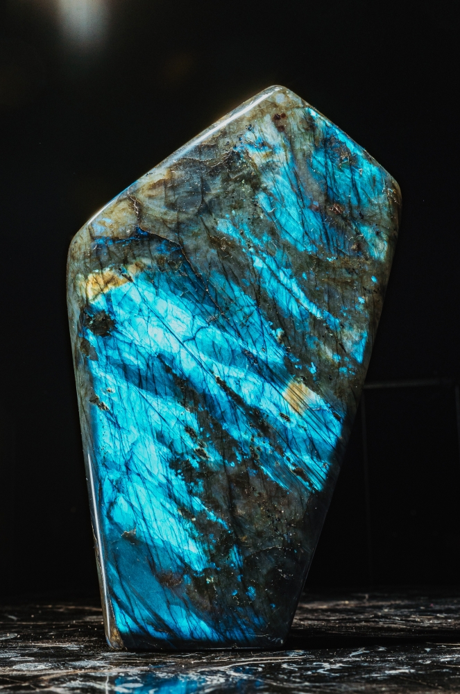 Лабрадорит