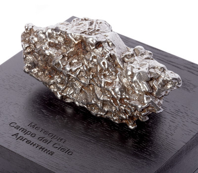 Метеорит Campo del Сielo 698 гр с коробкой