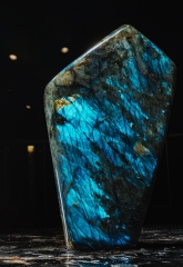 Лабрадорит