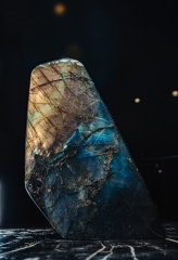 Лабрадорит 