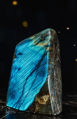 Лабрадорит 