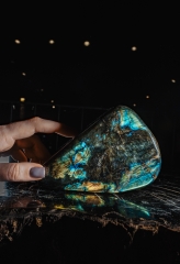 Лабрадорит