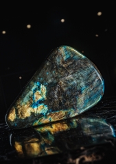 Лабрадорит